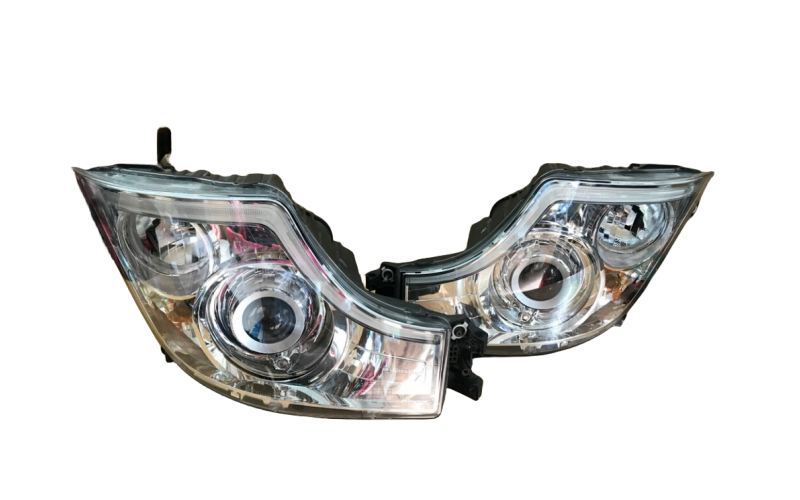 BENZ TRUCK HEADLIGHT XENON WITH DRL